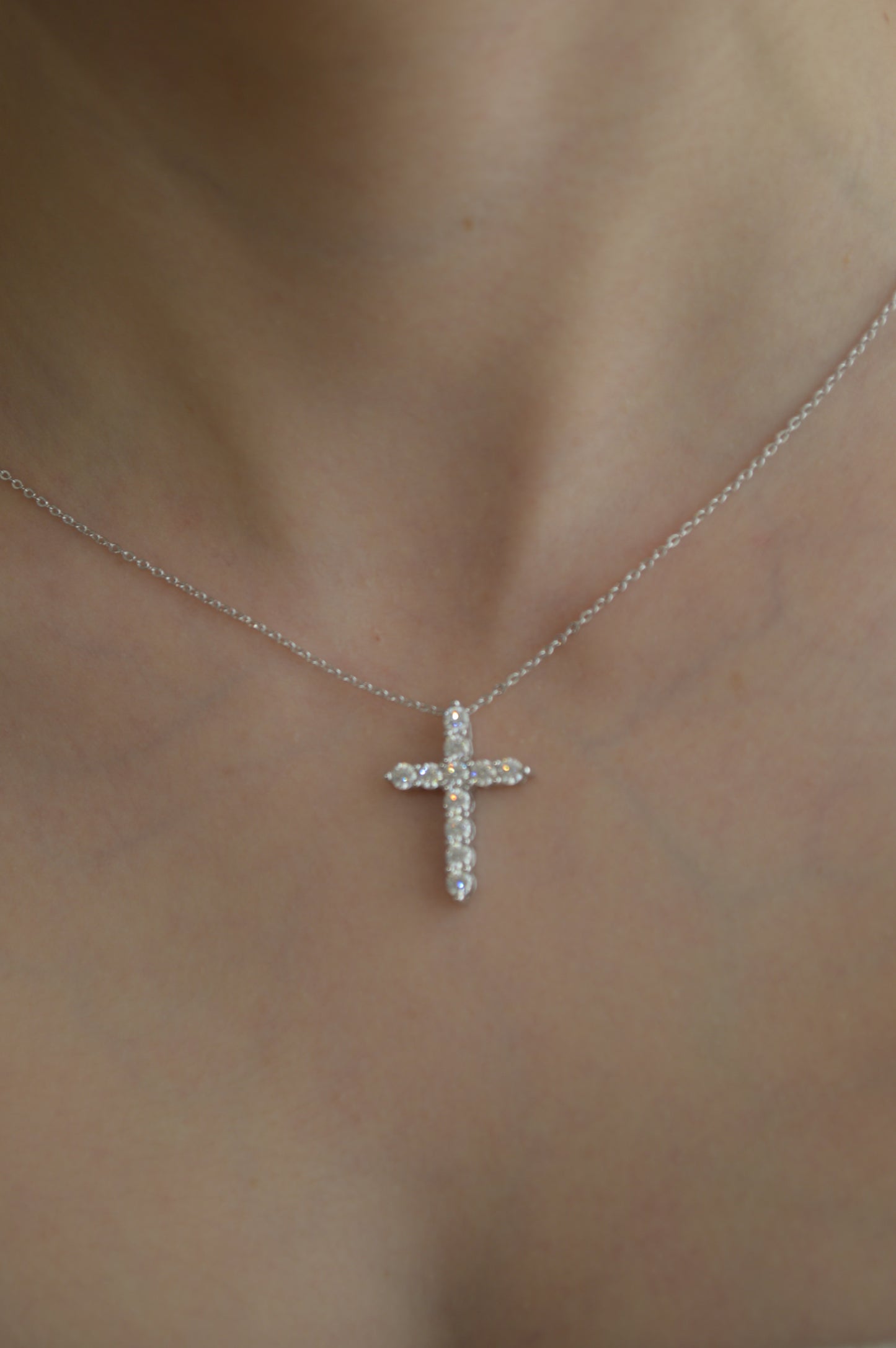 Collar Cruz Plateada